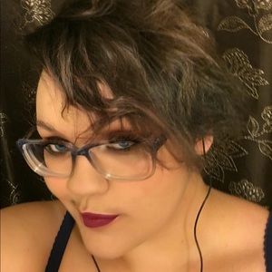 Meet your Posher, Corrinna